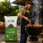 O churrasco é muito melhor com o carvão biológico com menos fumo e menos toxinas da Luz & Sol Carvão Biológico